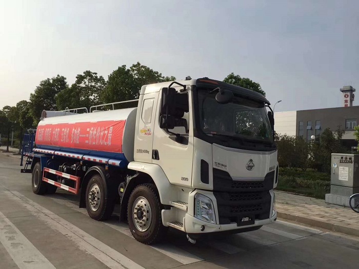 東風(fēng)柳汽乘龍18方灑水抑塵綠化噴灑車