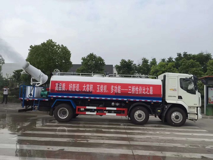 東風(fēng)柳汽乘龍18方灑水抑塵綠化噴灑車圖片