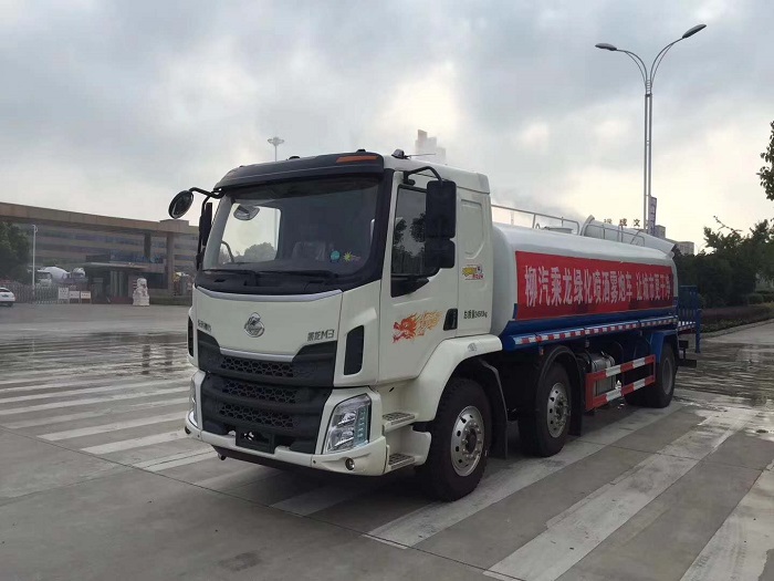 東風(fēng)柳汽乘龍18方灑水抑塵綠化噴灑車圖片