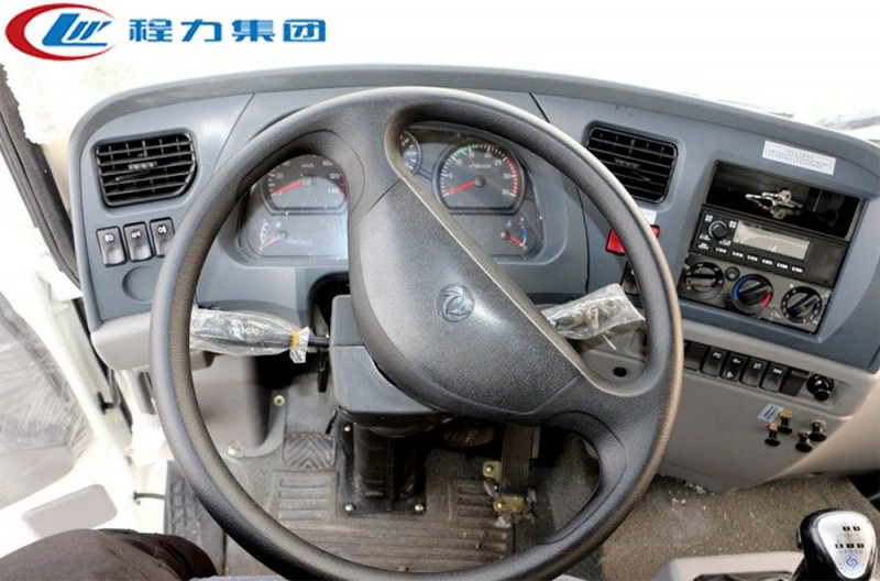 東風御龍后八輪18-22方灑水車