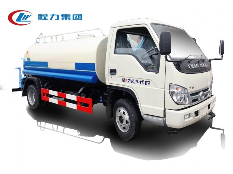 福田國(guó)三5噸小型灑水車(不上戶)
