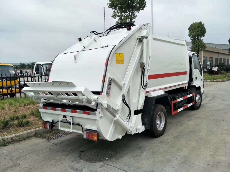 五十鈴4-6方壓縮垃圾車