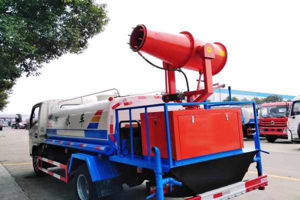 東風小多利卡綠化噴灑車(4.5立方、30米霧炮機)圖片