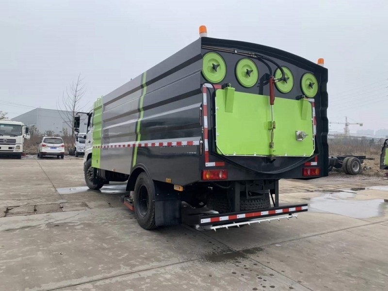 東風(fēng)天錦12方吸塵車