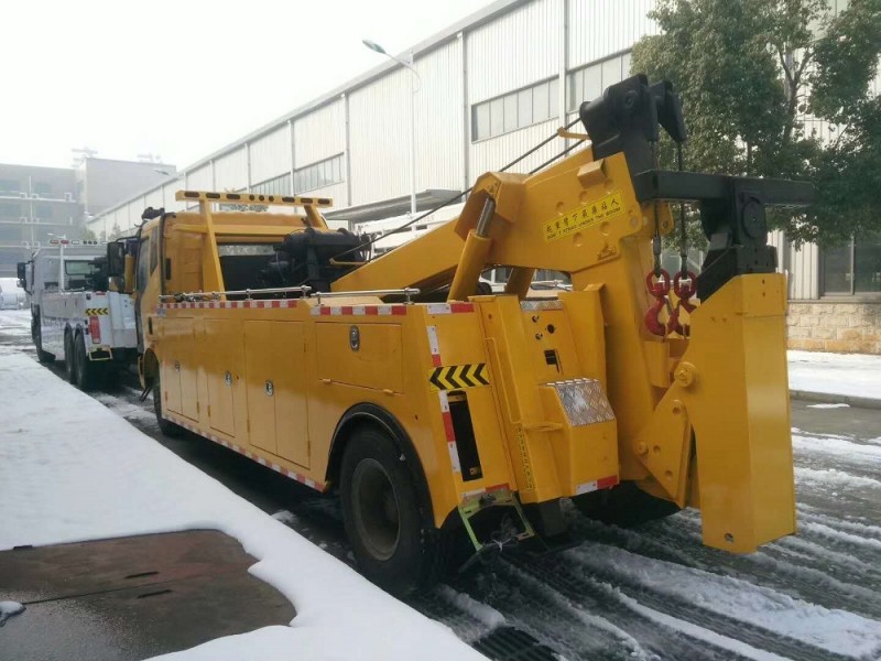 解放單橋拖吊聯(lián)體（一托一）清障車