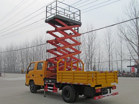 江鈴雙排座8-10米平臺升降高空作業(yè)車圖片
