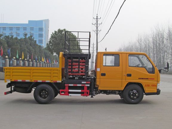 江鈴雙排座8-10米平臺升降高空作業(yè)車圖片