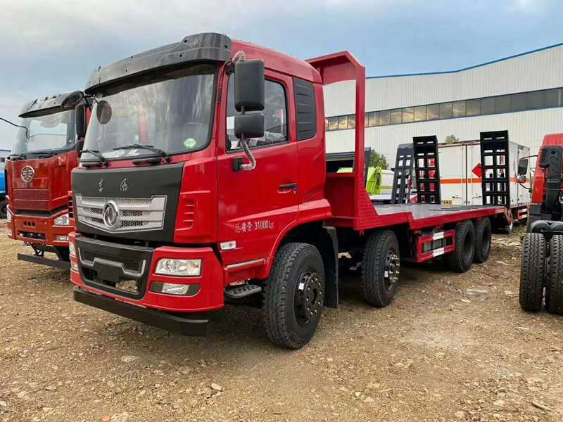 東風(fēng)D17前四后八平板運(yùn)輸車
