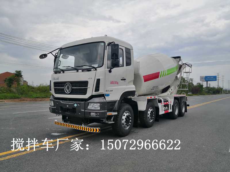 東風(fēng)天龍國(guó)六天燃?xì)鈹嚢柢?chē)（10-12方）圖片