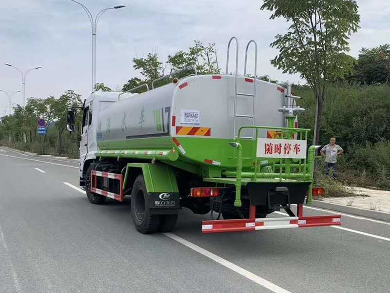 東風D17灑水車（12噸）圖片