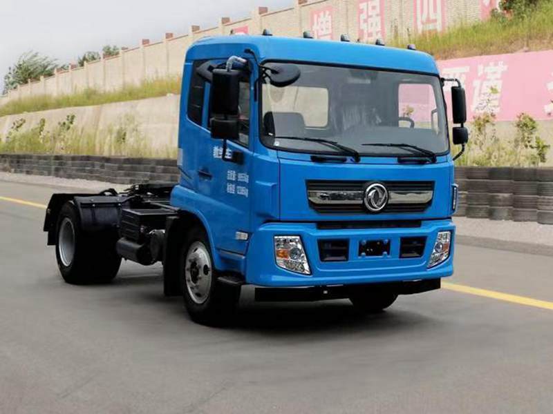 東風(fēng)股份半掛教練車(chē)